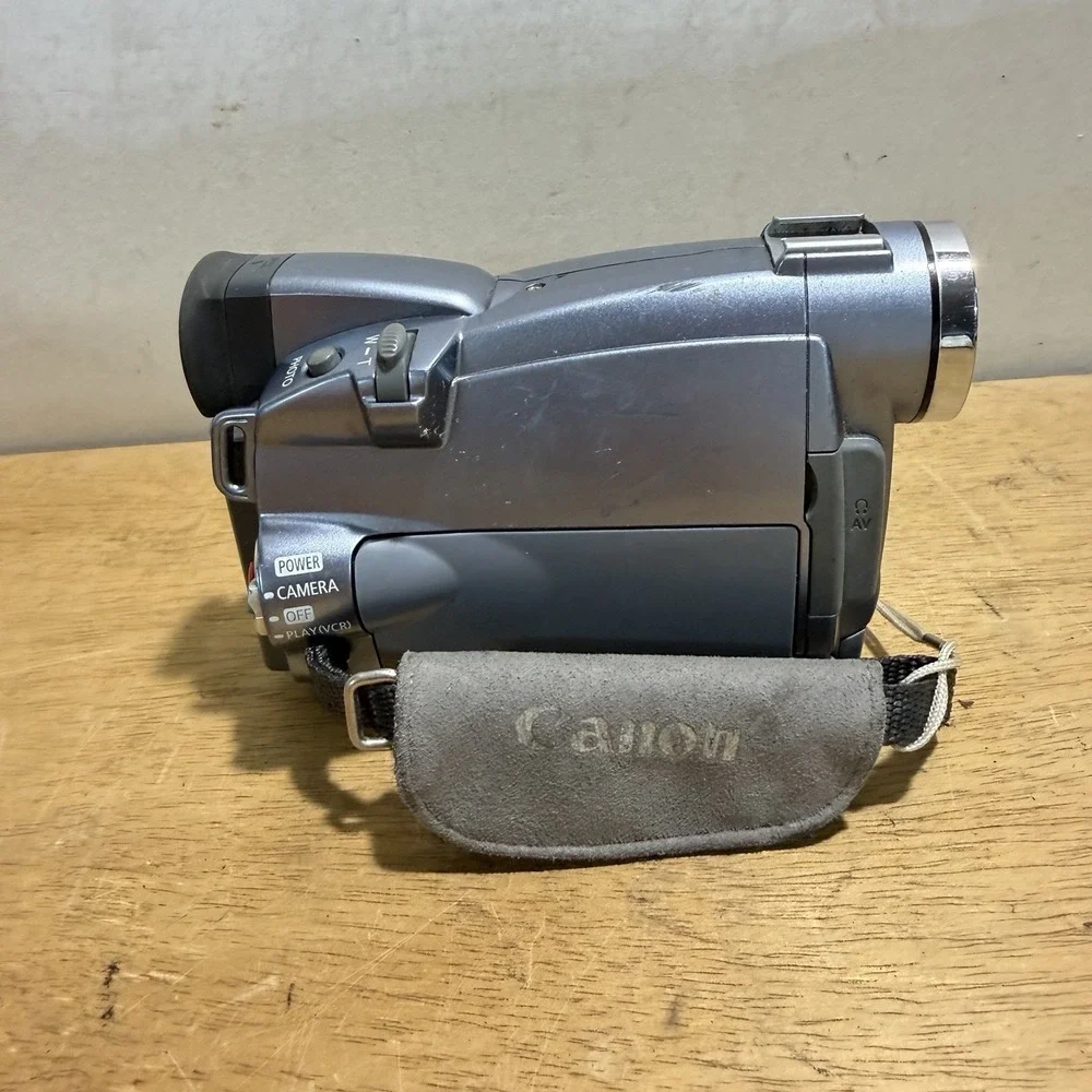 Canon NTSC ZR80 Silver 2.5″ LCD 360x Digi Zoom Handheld MiniDV Camcorder Tested